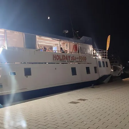 Holiday Bateau-hôtel